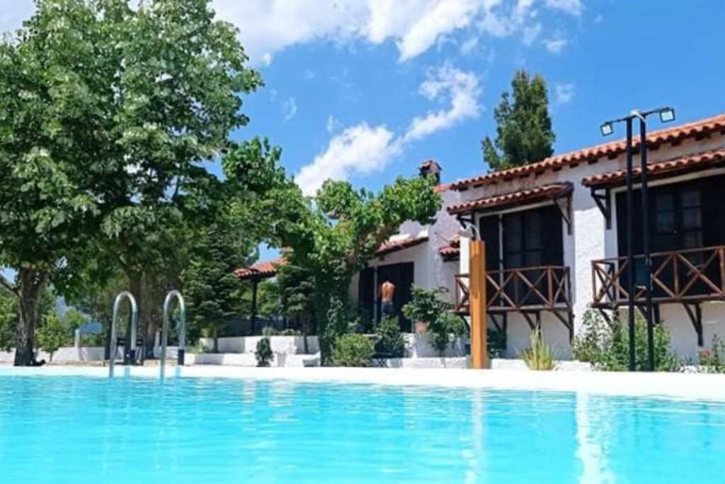 Αρχοντικο Στουσ Προποδεσ Του Ορουσ Διρφυσ Villa Loutsa  Eksteriør billede
