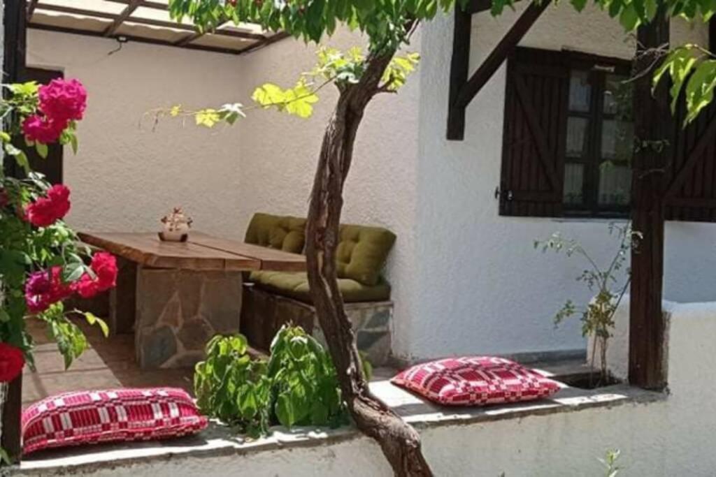 Αρχοντικο Στουσ Προποδεσ Του Ορουσ Διρφυσ Villa Loutsa  Eksteriør billede