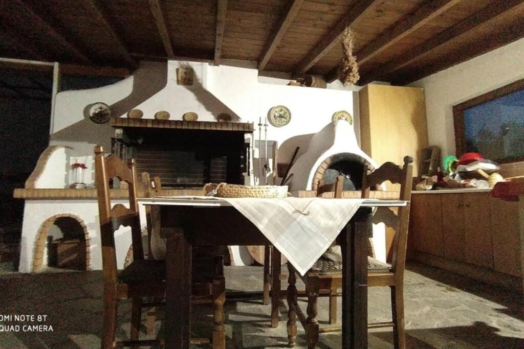 Αρχοντικο Στουσ Προποδεσ Του Ορουσ Διρφυσ Villa Loutsa  Eksteriør billede